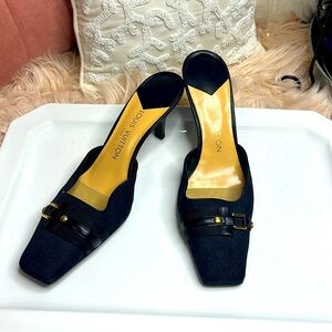 LOUIS VUITTON VINTAGE NEVER WORN HEELS